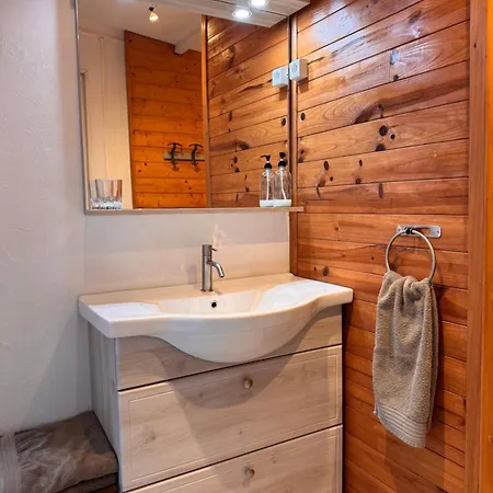 Ravissante Avec Parking Sur Place. * Pessac