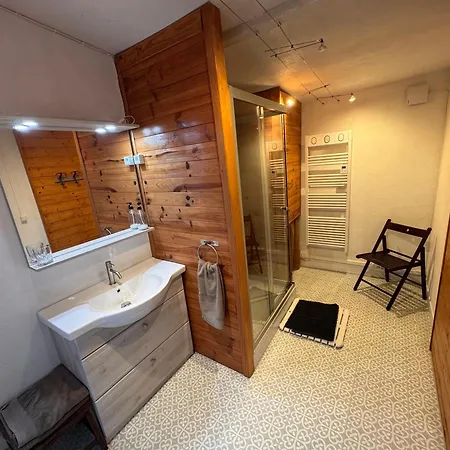 Apartment Ravissante Avec Parking Sur Place. Pessac
